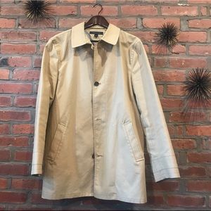 Classy khaki Tommy Hilfiger raincoat (M)